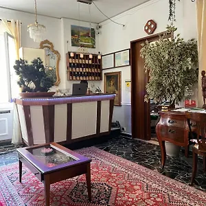 Отель Souvenir Maya