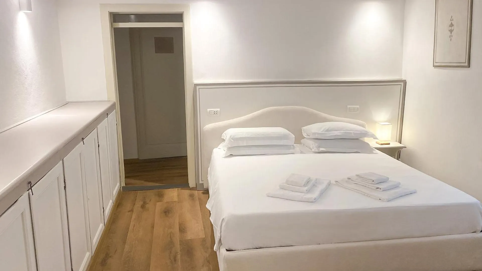 Bed & Breakfast Palazzo D'Oltrarno - Residenza D'Epoca Bed and Breakfast Florence