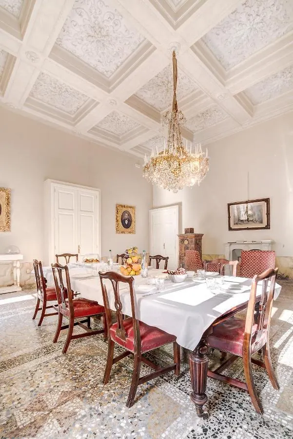 Bed & Breakfast Palazzo D'Oltrarno - Residenza D'Epoca Bed and Breakfast Florence