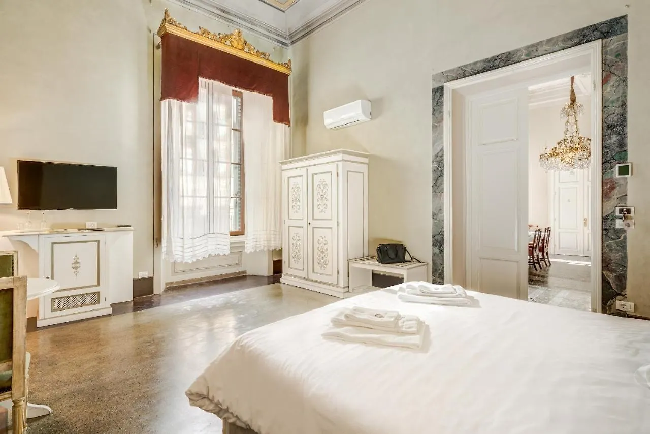 Palazzo D'Oltrarno - Residenza D'Epoca Bed and Breakfast Florence Bed & Breakfast