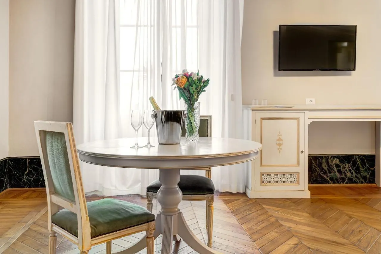 Palazzo D'Oltrarno - Residenza D'Epoca Bed and Breakfast Florence Bed & Breakfast