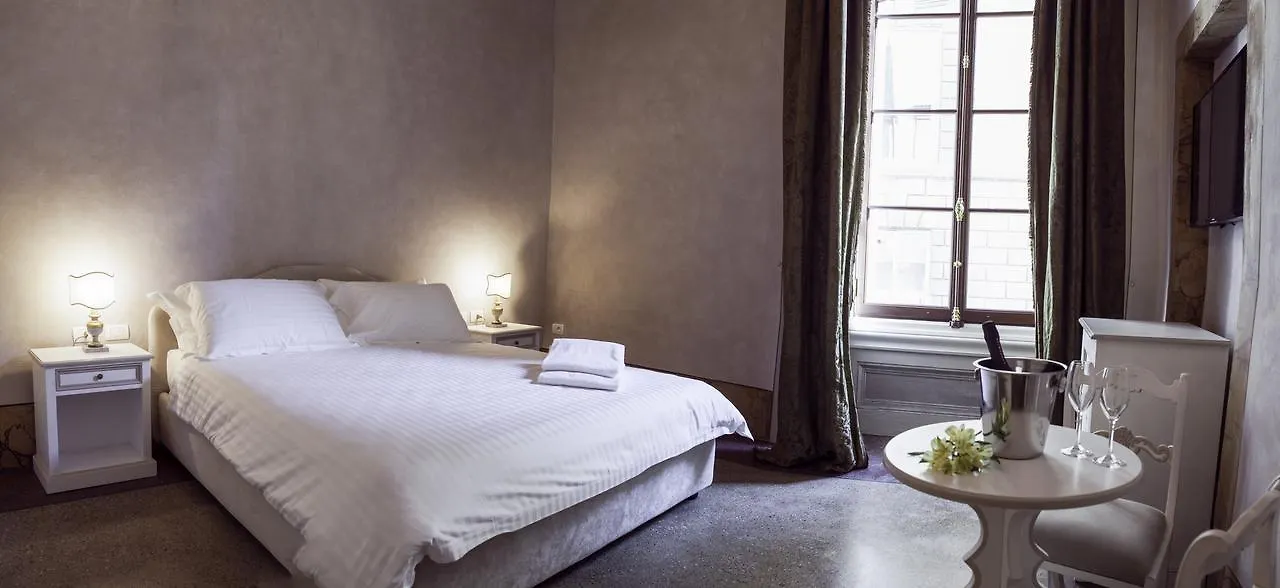 Palazzo D'Oltrarno - Residenza D'Epoca Bed & Breakfast Florence 3*,  Italy