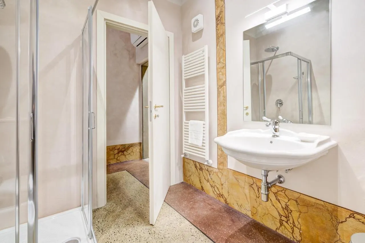 Palazzo D'Oltrarno - Residenza D'Epoca Bed & Breakfast Florence